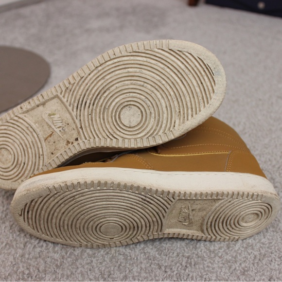 LAST CHANCE Women’s Nike Ebernon Mid SE in Wheat - Picture 7 of 8